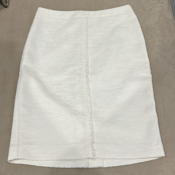 Ann Taylor Fringe Tweed Pencil Skirt Size 0P Cream - Picture 2 of 5